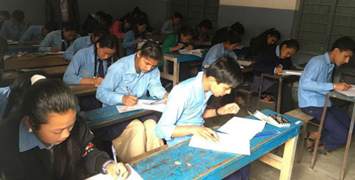 एसइईमा उत्कृष्ट अङ्क प्राप्त गरेका तीन विद्यार्थीलाई ५० हजार वितरण